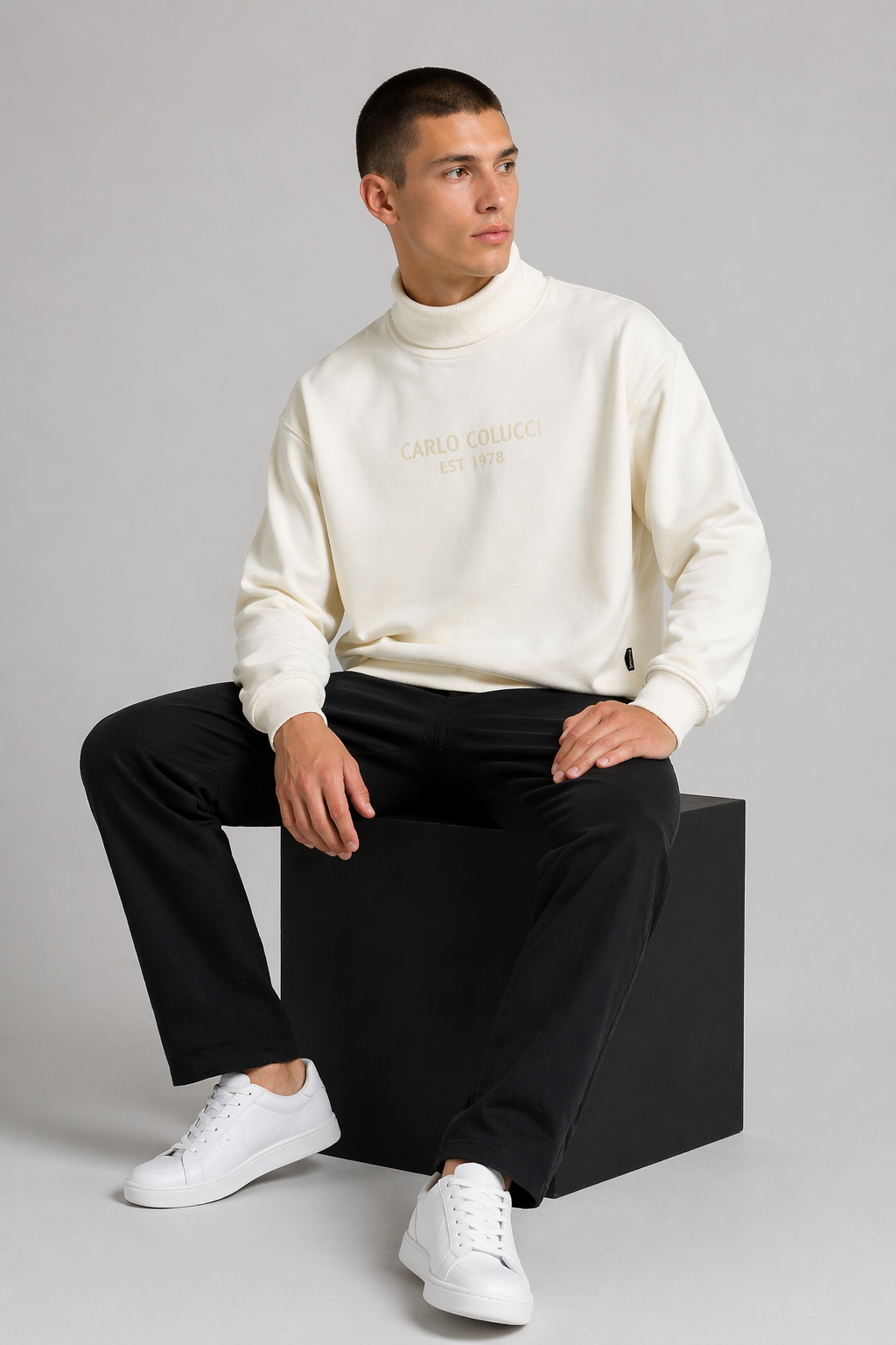 Carlo Colucci Turtleneck Pullover